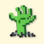 Modèle de perles à repasser - Main de zombie - PDF à imprimer - Free printable Zombie's Hand perler beads pattern!