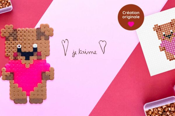 Modèle de perles à repasser - Saint Valentin - Fête des Mères, Fête des Pères - Ourson Cœur - PDF à imprimer - Free printable Teddy Bear with Heart perler beads pattern! - Valentine's Day Mother's Day Father's Day - Actual size for pegboards!