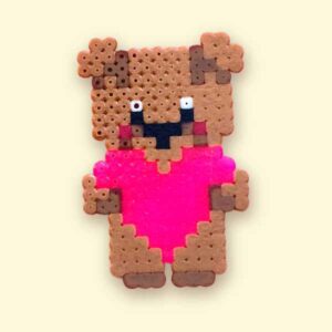 Modèle de perles à repasser - Saint Valentin - Ourson Cœur - PDF à imprimer - Free printable Valentine's Day Bear perler beads pattern! Actual size for pegboards!
