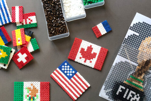 Modèle de perles à repasser à imprimer FIFA 2026 – Collection avant-première à imprimer ⚽🌍 Free printable FIFA 2026 creations perler beads patterns! Early access collection! Actual size for pegboards!