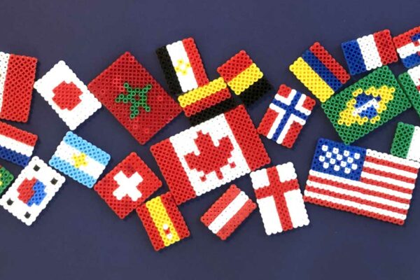 Modèle perles à repasser FIFA 2026 à imprimer gratuit - Coupe du Monde de Football - Crée tes drapeaux du monde pour ta déco ! Free printable 2026 FIFA World Cup - World flags - perler beads patterns